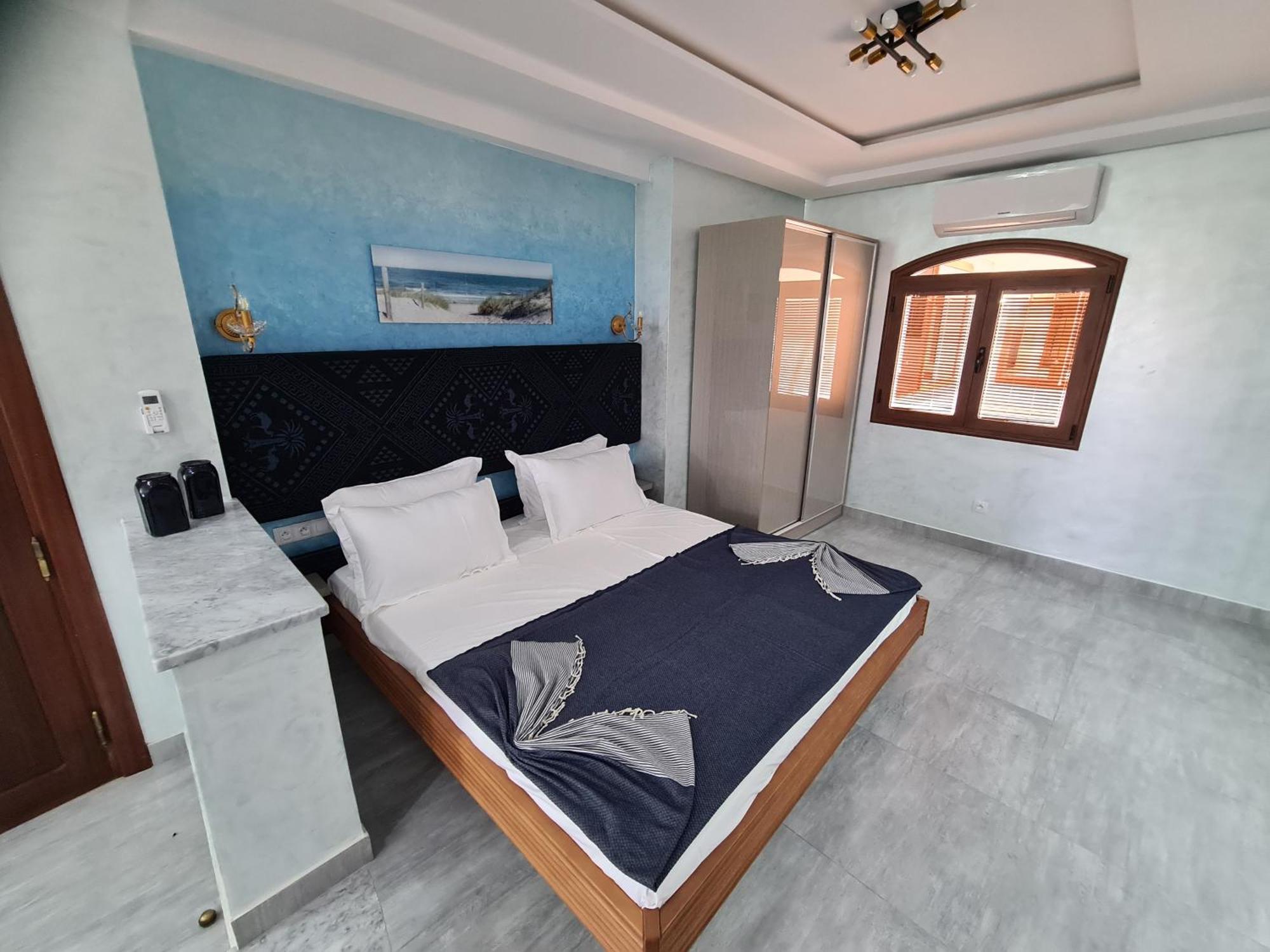 Mahdia - Baghdadi - Laourient Apartments, Restaurant, Cafe Room photo
